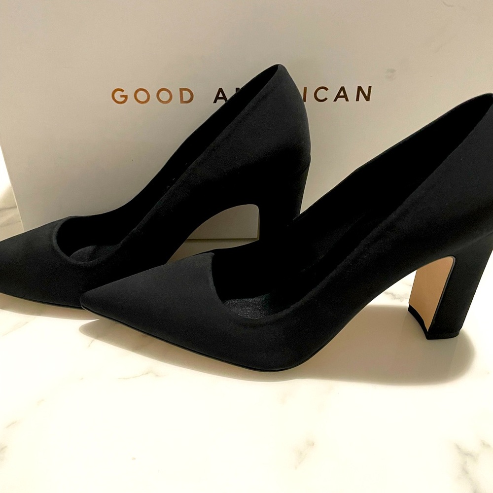 Good American black neoprene heels